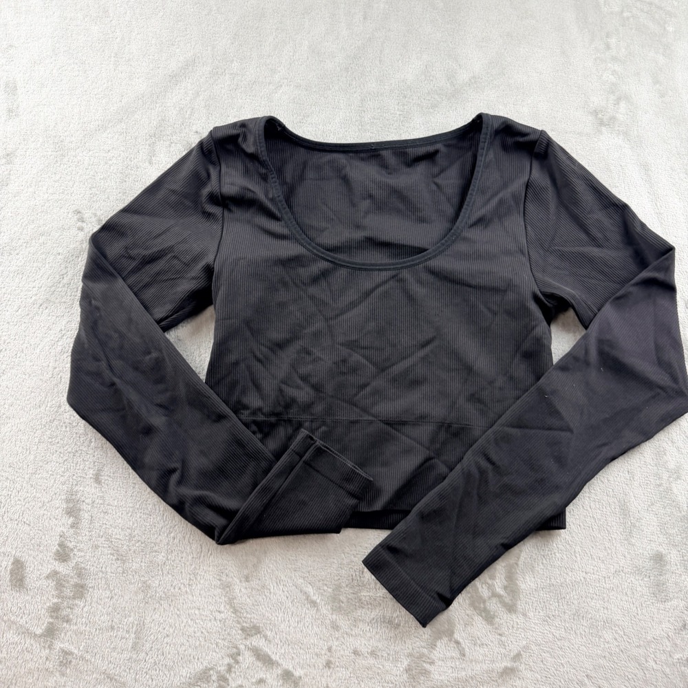 Athleta Women's Small Black Ribbed Long Sleeve Scoop Neck Crop Top